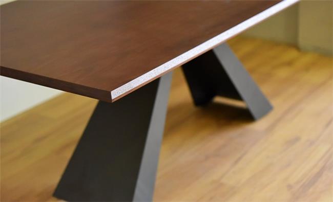 שולחן דגם זיו - חום - מסובין