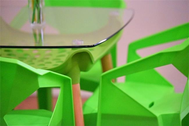 שולחן דגם ירין - ירוק - מסובין