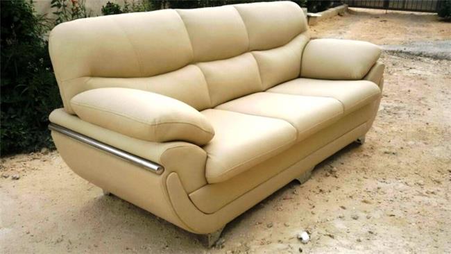 ספה מעוצבת בצבע קרם - רהיטי אלון