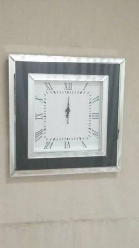 שעון קיר מרובע בלאק גלאס - Besto