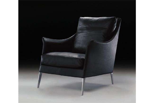 כורסא שחורה - המעצבים