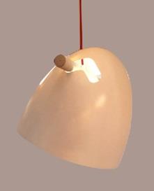מנורת תליה ק.38 לבן מט/עץ E27 - תמי ורפי תאורה מעוצבת