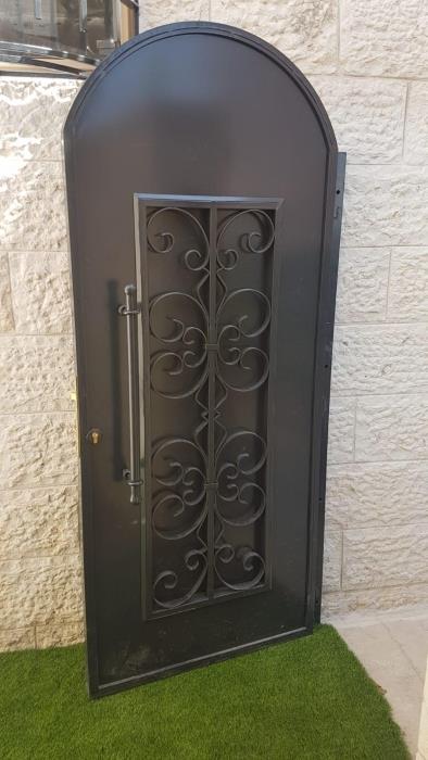 דלת מעוצבת - מסגרית הדודים בע"מ