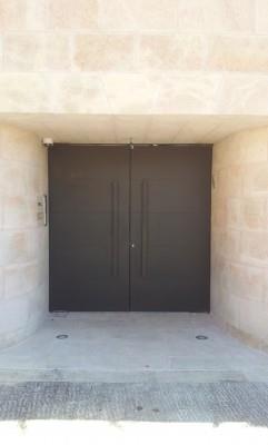 דלת כניסה - מסגרית הדודים בע"מ