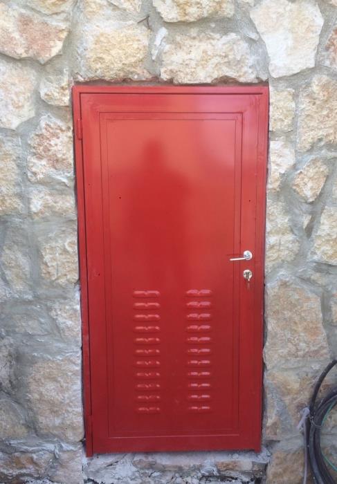 דלת כניסה בעיצוב מרהיב - מסגרית הדודים בע"מ