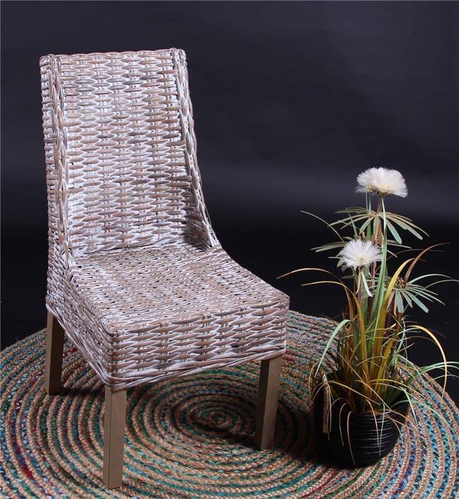 כסא דקורטיבי מראטן דגם קאן - העץ הנדיב