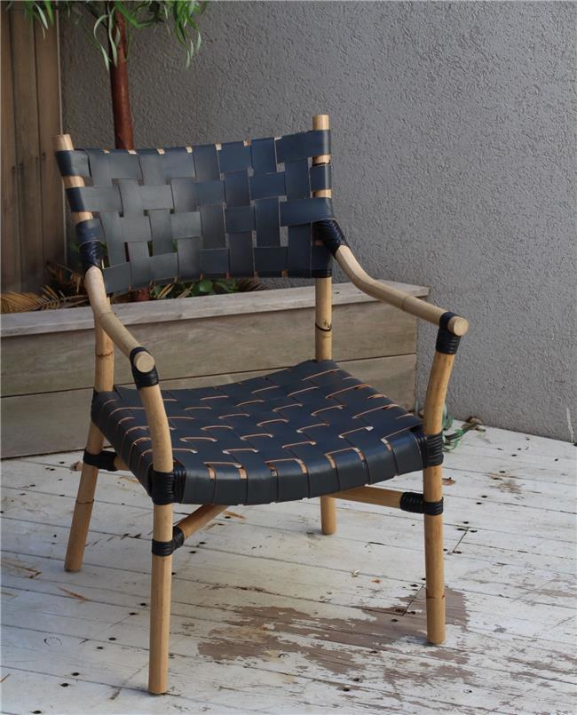 כיסא דקורטיבי מבמבוק ועור - העץ הנדיב