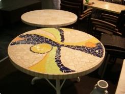 שולחן אמנותי בסגנון גאודי עגול - דנה עיצובים