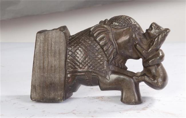 פסל פיל עתיק - גלריה הימלאיה - ריהוט עתיק