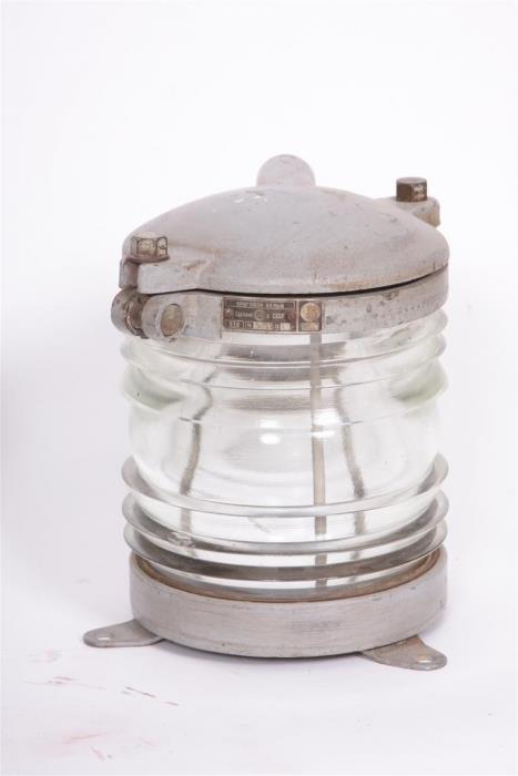 מנורה עשויה נחושת - גלריה הימלאיה - ריהוט עתיק