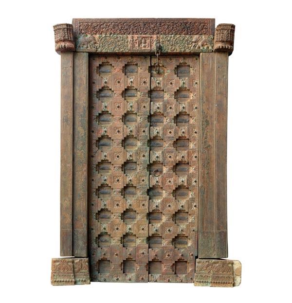 דלת כניסה מיוחדת - גלריה הימלאיה - ריהוט עתיק