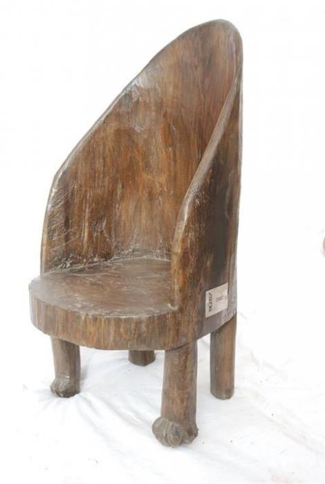 כסא עם משענת ייחודית - גלריה הימלאיה - ריהוט עתיק