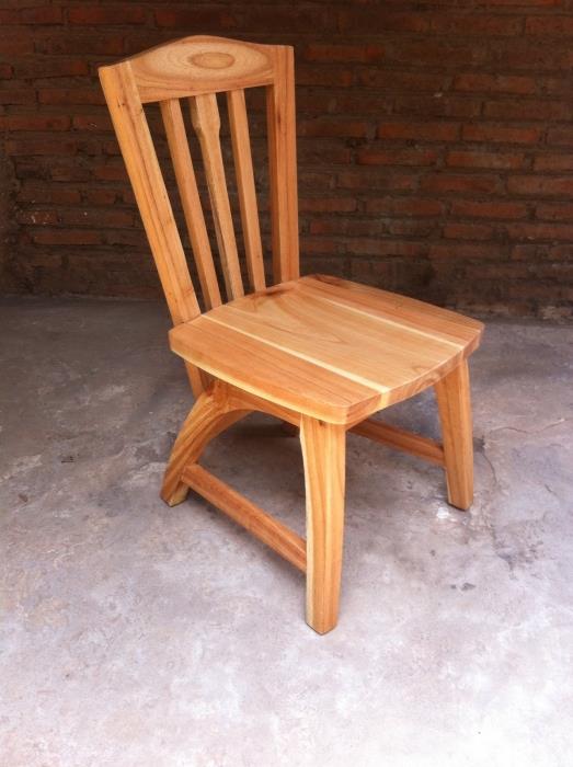 כסא מעץ אלון - Treemium - חלומות בעץ מלא