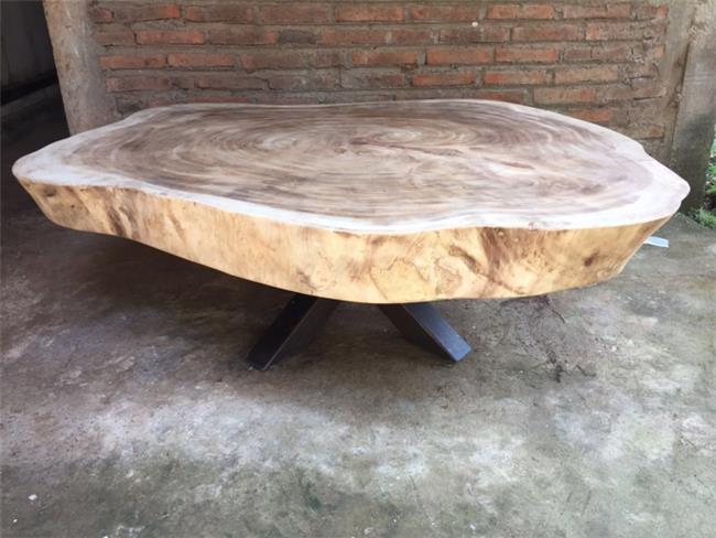 שולחן סלון מעץ בשילוב ברזל שחור - Treemium - חלומות בעץ מלא
