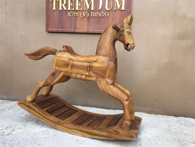 סוס נדנדה דקורטיבי - Treemium - חלומות בעץ מלא