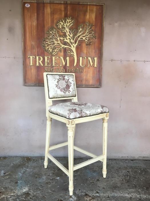 כיסא בר עץ מלא מהגוני בגימור כרם עתיק - Treemium - חלומות בעץ מלא