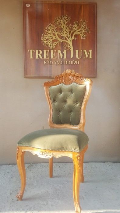 כיסא עץ מלא מהגוני גילוף עבודת יד גימור טבעי - Treemium - חלומות בעץ מלא