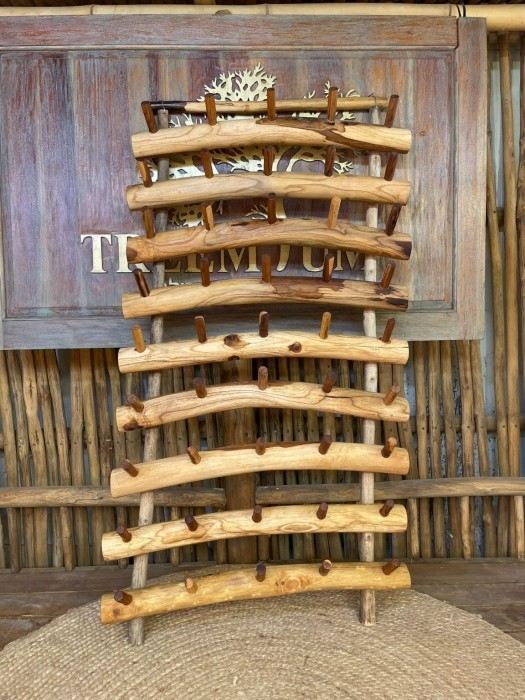 מתלה מעץ טיק - Treemium - חלומות בעץ מלא