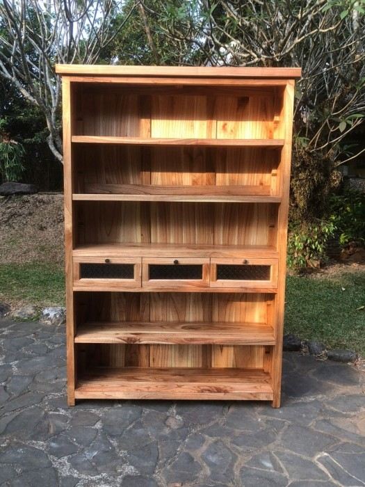 ספרייה עץ מלא בגוון טבעי בשילוב שלוש מגירות עם זכוכית סבתא - Treemium - חלומות בעץ מלא