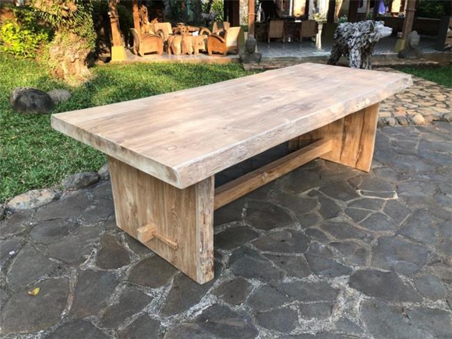 שולחן אוכל גושני עץ טיק - Treemium - חלומות בעץ מלא