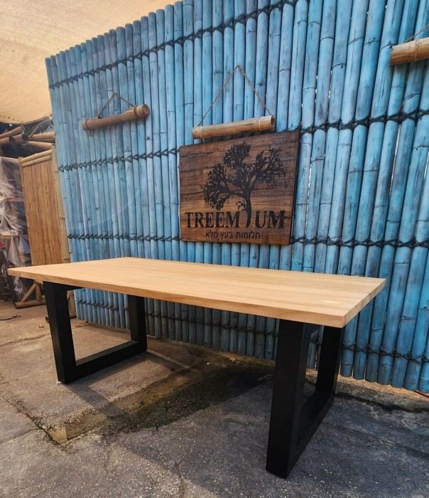 שולחן אוכל פלטה עץ טיק רגל נפחות - Treemium - חלומות בעץ מלא