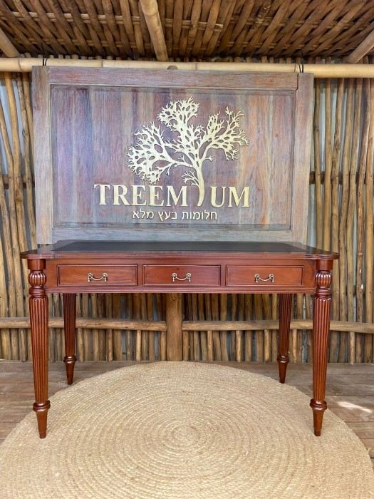 שולחן כתיבה מהגוני קלאסי - Treemium - חלומות בעץ מלא