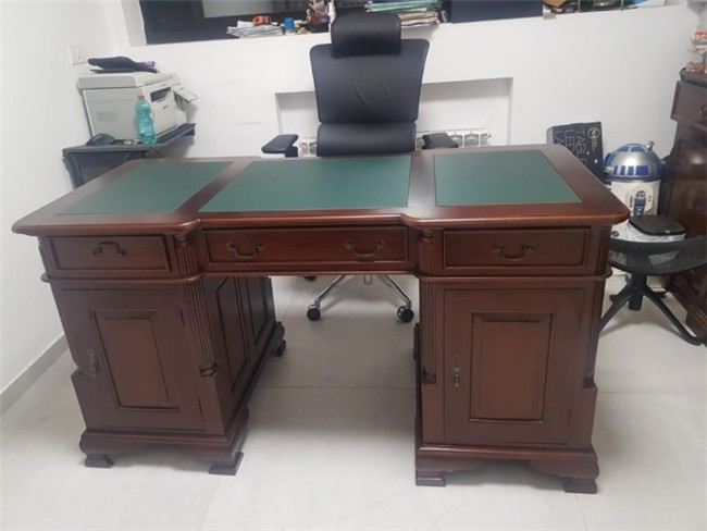 שולחן עבודה רגל צרפתי עץ מלא מהגוני - Treemium - חלומות בעץ מלא