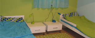 עיצוב חדרי ילדים: חלל אחד, שני בנים, שלושה צבעים 