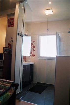 חדר מקלחת מעוצב, אדוה מורי, אדריכלות ועיצוב פנים
