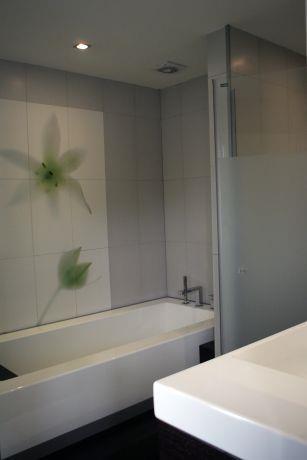 חדר אמבטיה -ניצן הורוביץ מעצב ,בשיתוף עם מודי קרמיקה