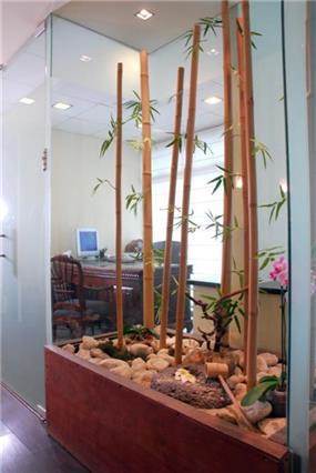 גן יפני בתיבת עץ- משרדי חברה ליעוץ פיננסי