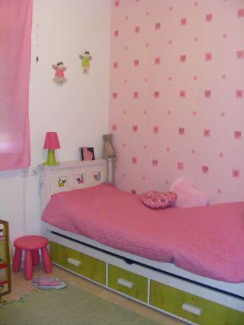 חדר ילדה עם טפט - שירי ארצי - תכנון ועיצוב פנים