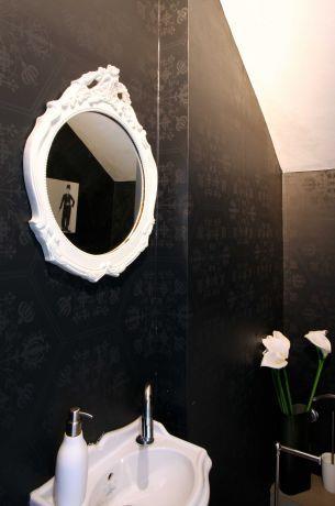 עיצוב יוקרתי לחדר אמבטיה בגווני שחור לבן. יניב סולומון - אדריכלות ועיצוב פנים

