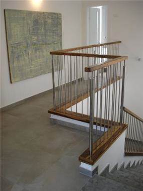 חדר מדרגות בעיצוב רונה זגר