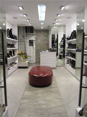 חנות נעליים מודרנית וייחודית - i.m design