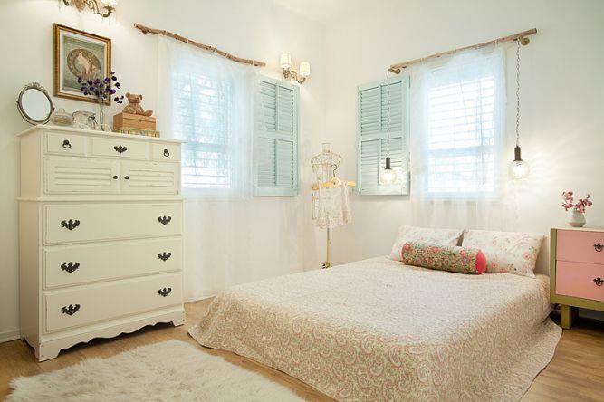 חדר שינה רומנטי בעיצוב מעשה בבית-בוטיק ביתי לאדריכלות ועיצוב פנים
