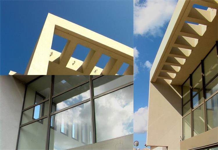 חזית בית גבוה ומואר בסגנון מודרני - אהד יחיאלי, אדריכל