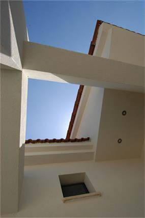 עיצוב מודרני של תקרה וגג רעפים  - אהד יחיאלי, אדריכל