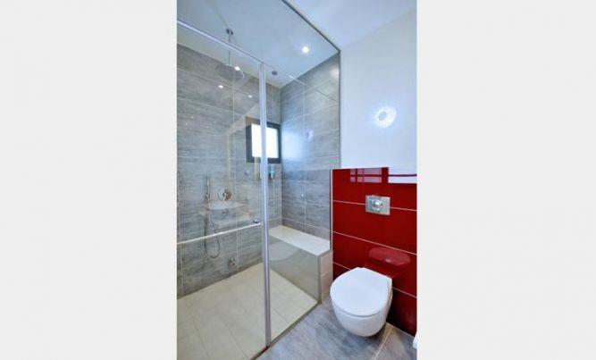 עיצוב חדר אמבט בדירתו של ליאור סושרד - עיצוב ותכנון של סטודיו קרן רוזנר