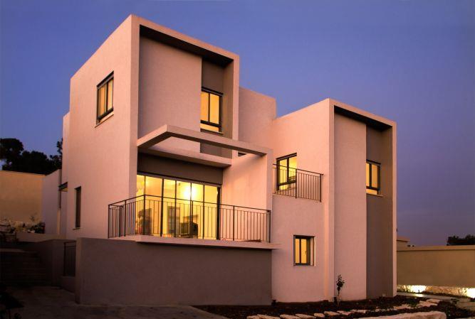 חזית בית כולל מרפסות בתכנון ועיצוב saab architects