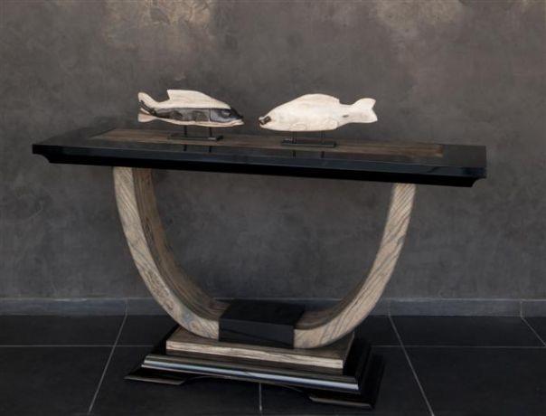שולחן קטן מעוצב מבית גלריית אוקנין