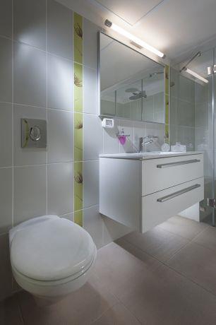 חדר אמבטיה בעיצובה של ליאת הראל