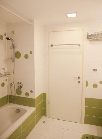 חדר אמבטיה בבת ים בעיצוב ליאת הראל