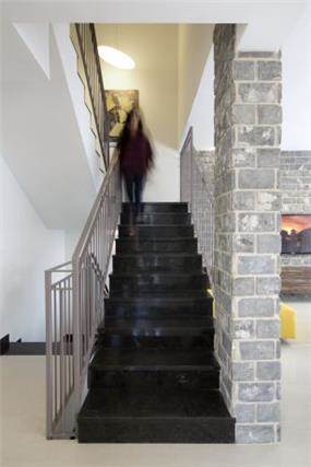 מדרגות בלוק אורבאני, Inside design