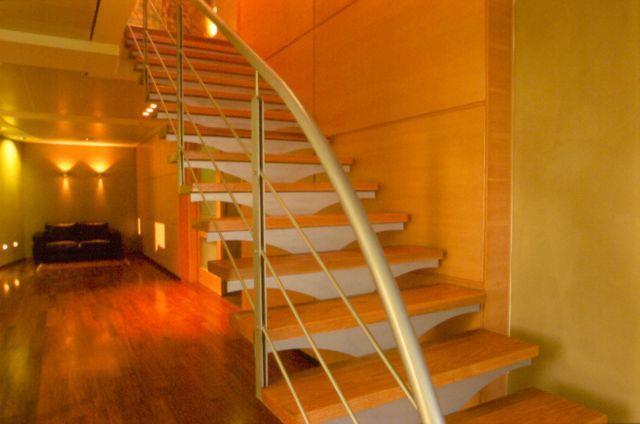 מדרגות מרחפות,נורית זעירי אדריכלים