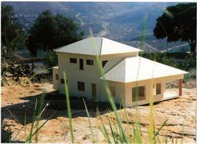 מודל של בית דו-קומתי, מושב אניעם, רמת הגולן - צור פורת אדריכלות ועיצוב