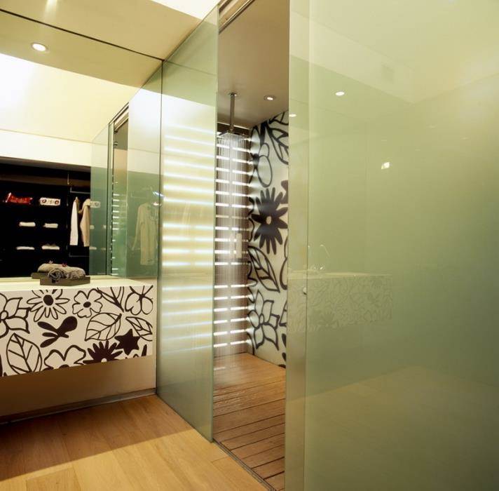 חדר רחצה מודרני בתכנון ועיצוב ראובן בלאום 