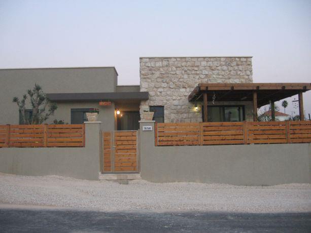 חזית בית פרטי בסגנון מודרני המשלב נגיעות כפריות- שגב אדריכלים