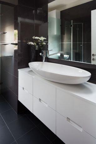 חדר אמבטיה בסגנון מודרני בעיצוב לימור בן הרוש