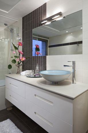 עיצוב וסטיילינג בחדר אמבטיה, בשילוב חומרים מודרנים. עיצוב של יוסי שאול YS-DESIGN